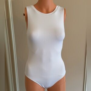Babaton White Boatneck Sleeveless Bodysuit - Size Small